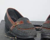 Vintage 1980s Black Brown Leather Loafers Oxfords Slip-on Flats Shoes. Size US 7.5 7 1/2 Eur Euro Size 38.