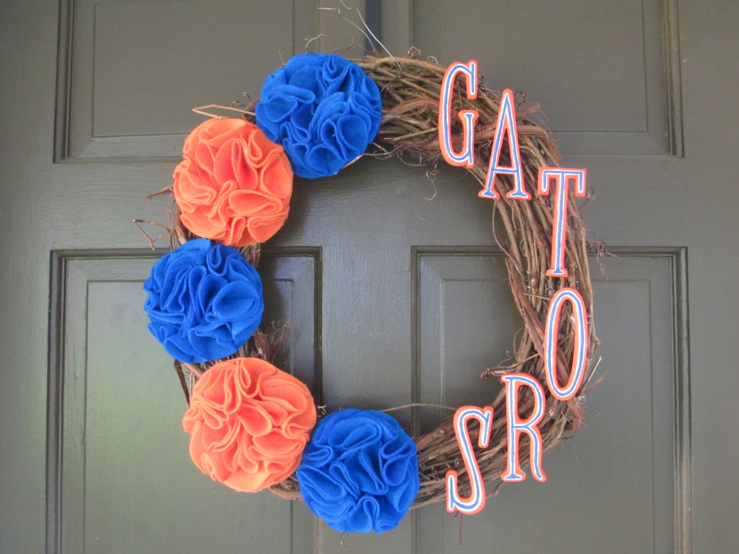 UF Wreath (University of Florida/GATORS) - Collegiate Wall Decor
