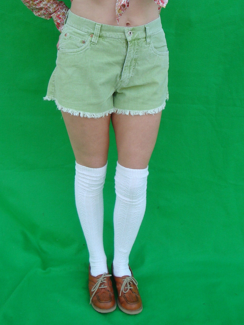 Vintage High Waisted Green Corduroy Cut off Shorts Express 90s Grunge Hot Pants. Frayed. DIstressed Kelly Green. Sage. - Size 30 w