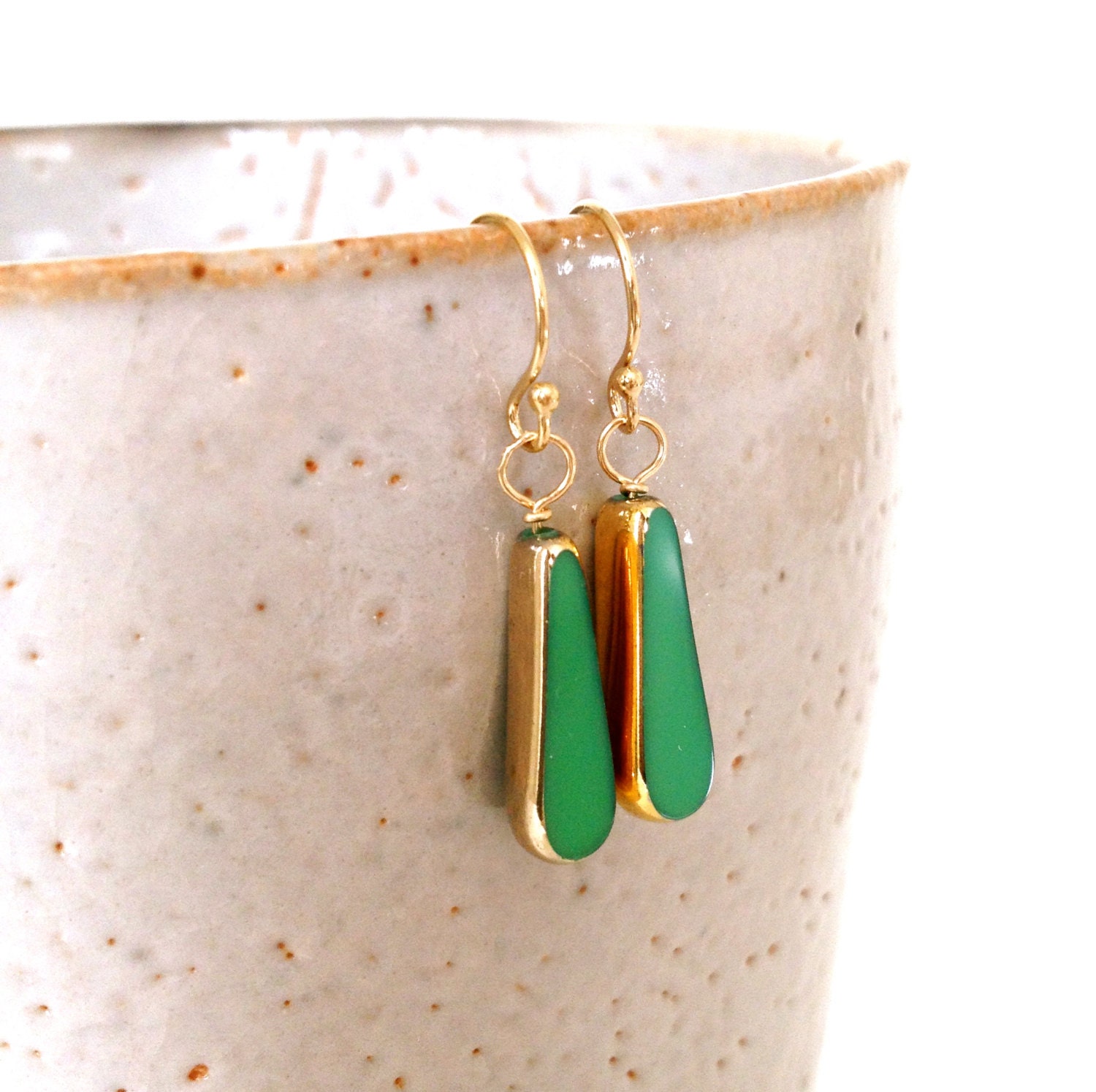 Green Teardrop Earrings // mid century jewelry // LilahV