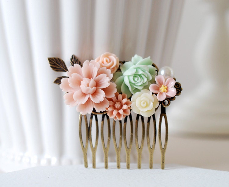 Flowers Collage Hair Comb. Dusky Pink Mint Green Ivory Rose Flowers, Floral Collage Comb. Wedding Bridal Hair Comb, Bridesmaids Gift - LeChaim