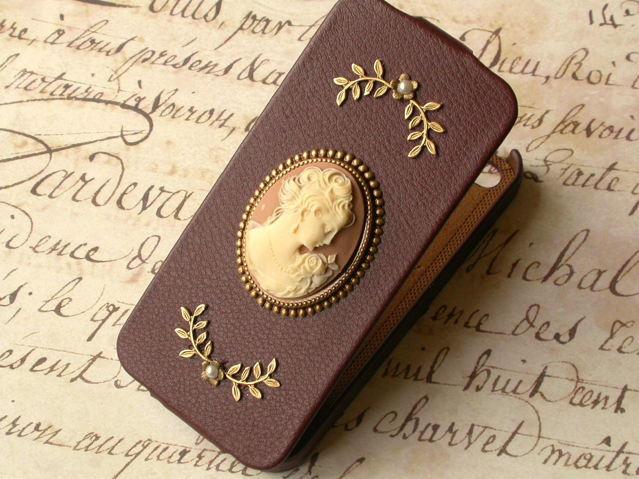 iPhone 5  Leather Flip Case Brown Romantic Cameo Vintage style Victorian iPhone Case - iPhone Accessories