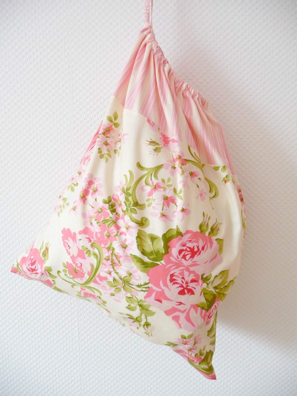 Shabby Chic Laundry Bag. Lingerie Bag. Pink Cabbage Roses Ticking Stripe. Cath Kidstonesque. europeanstreetteam. Drawstring Bag. - PeriDotbyDuni