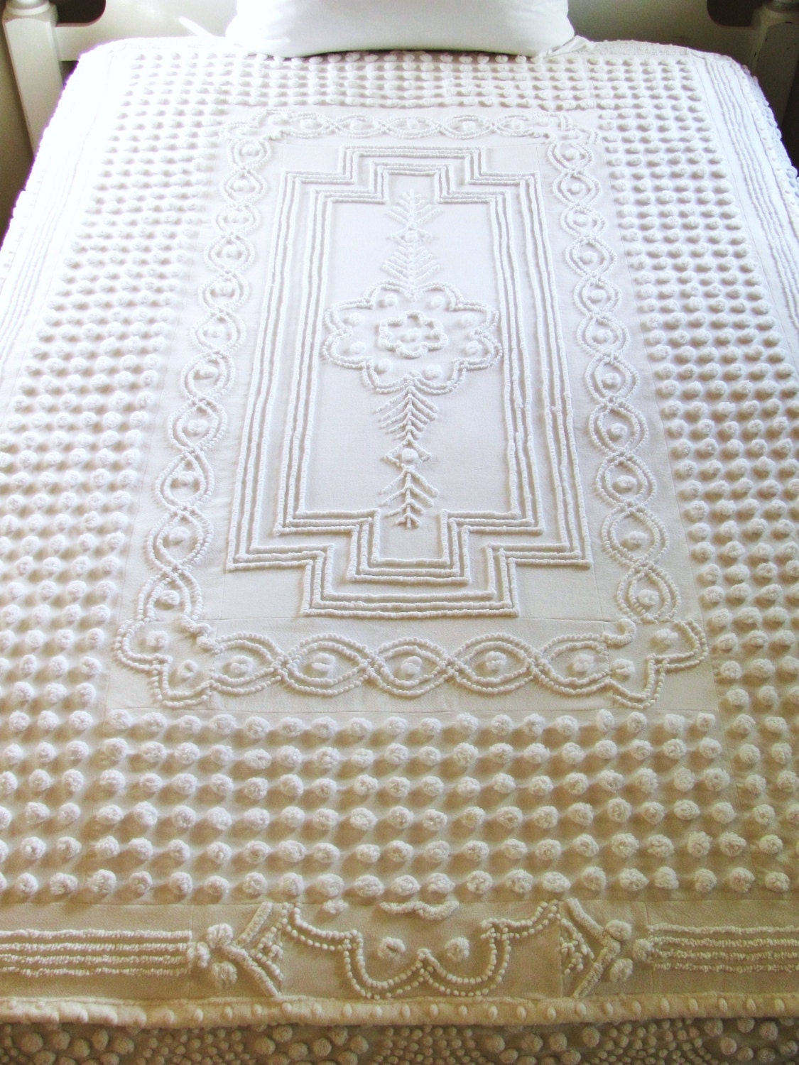 white art deco chenille quilt SOUTH SEA PEARLS 72 X 51 throw quilt blanket minky cottage style shabby chic