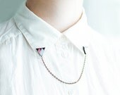 Triangle collar brooches - Lepun