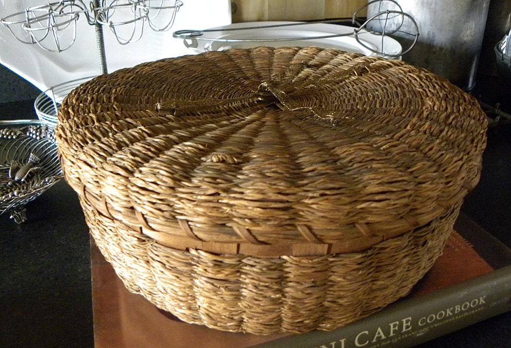Antique rare primitive Vermont Farmstead Indian Sweet Grass Large Basket all handmade tightly woven