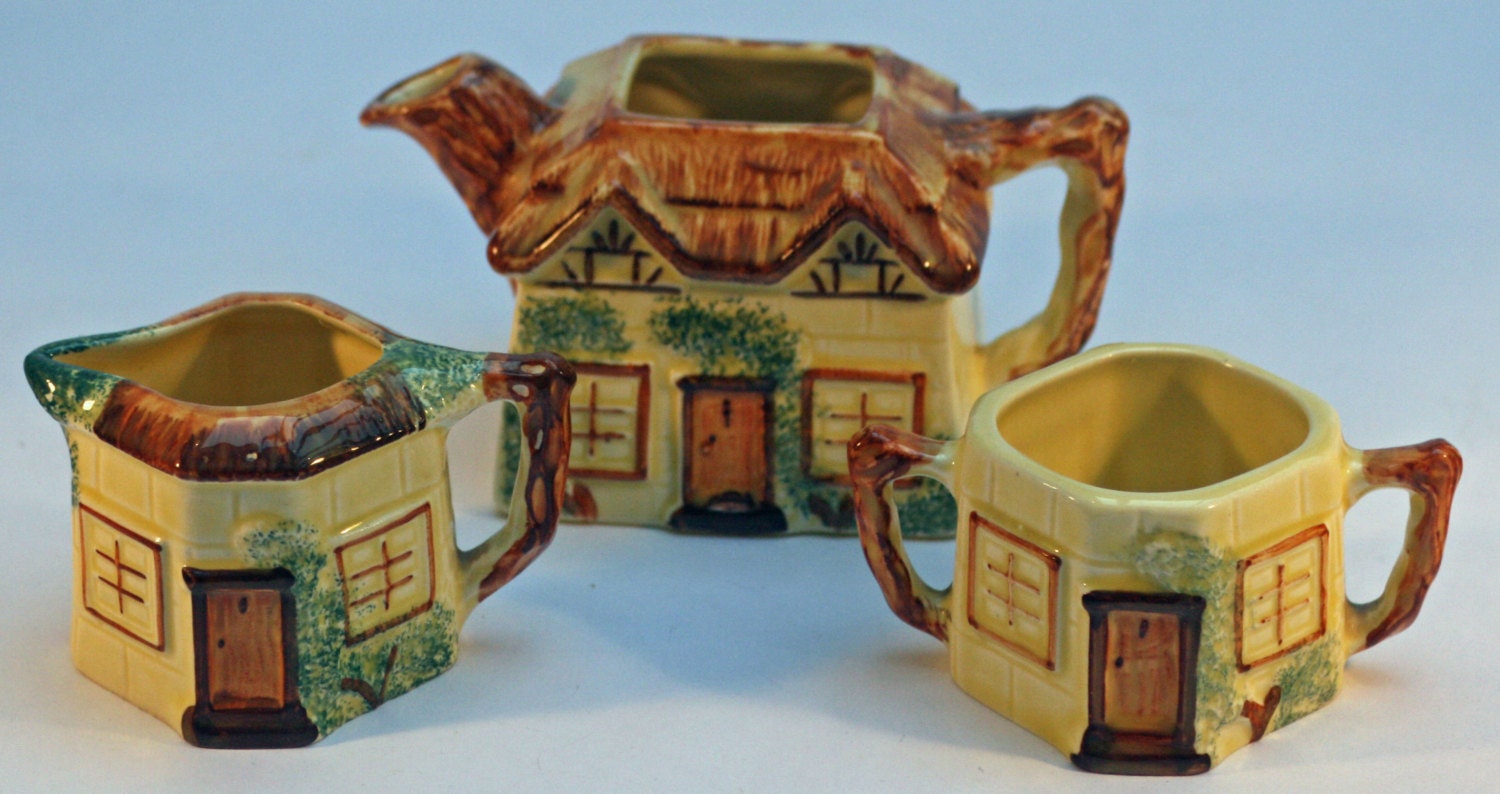 Keele St Pottery Cottage Jug Teapot & Sugar Bowl by pinkgreen