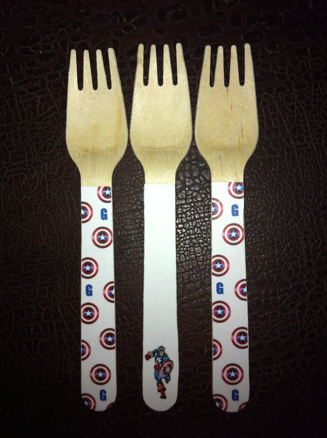 24 Wooden Forks or Spoons - Captain America Il_570xn