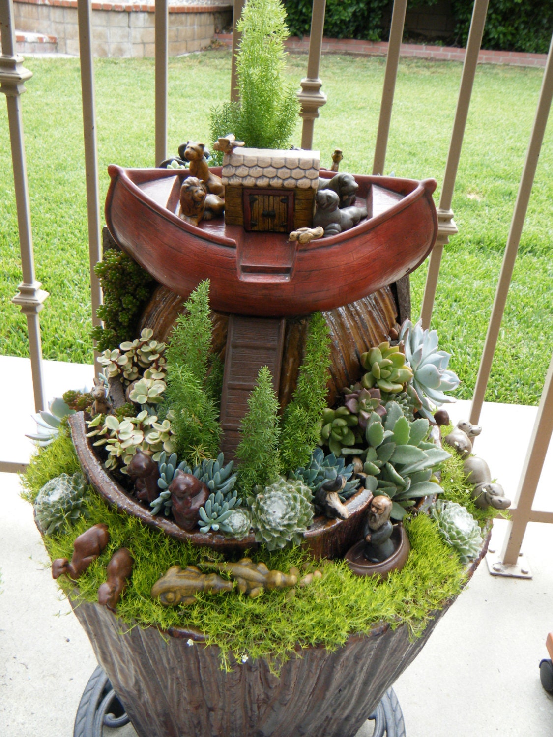 Succulent planter Noah's Ark scene - One of a kind