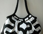 Embrace in Black - Granny Bag
