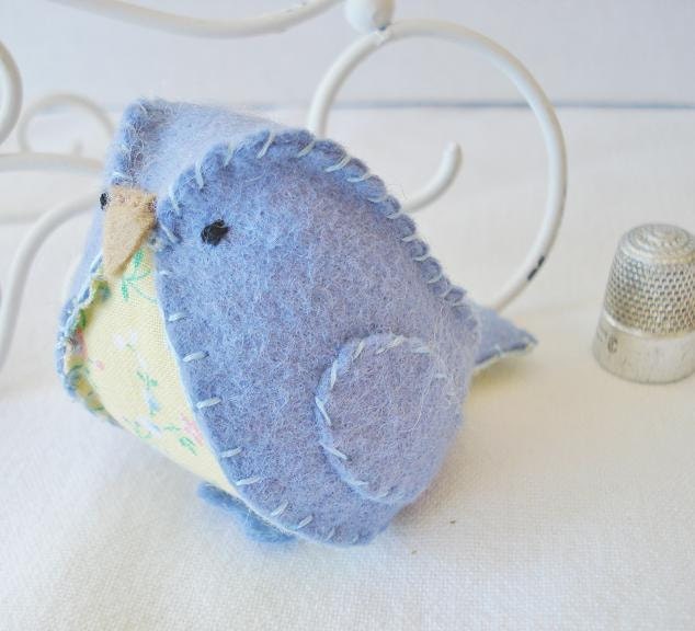 Small felt and fabric bird - Periwinkle