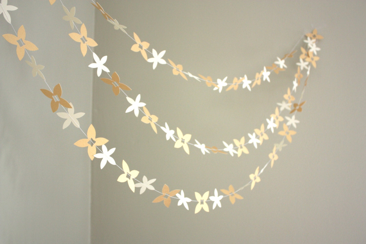 cream and metallic gold flower paper garland. 10 ft.  wedding decoration, bunting, photo prop, party decoration,wedding garland