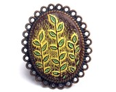 20% OFF SALE - Rustic Botanical Plant Leaves Ring -  Oval Antiqued Brass Filigree Ring - Adjustable Ring - Yellow Green and Brown