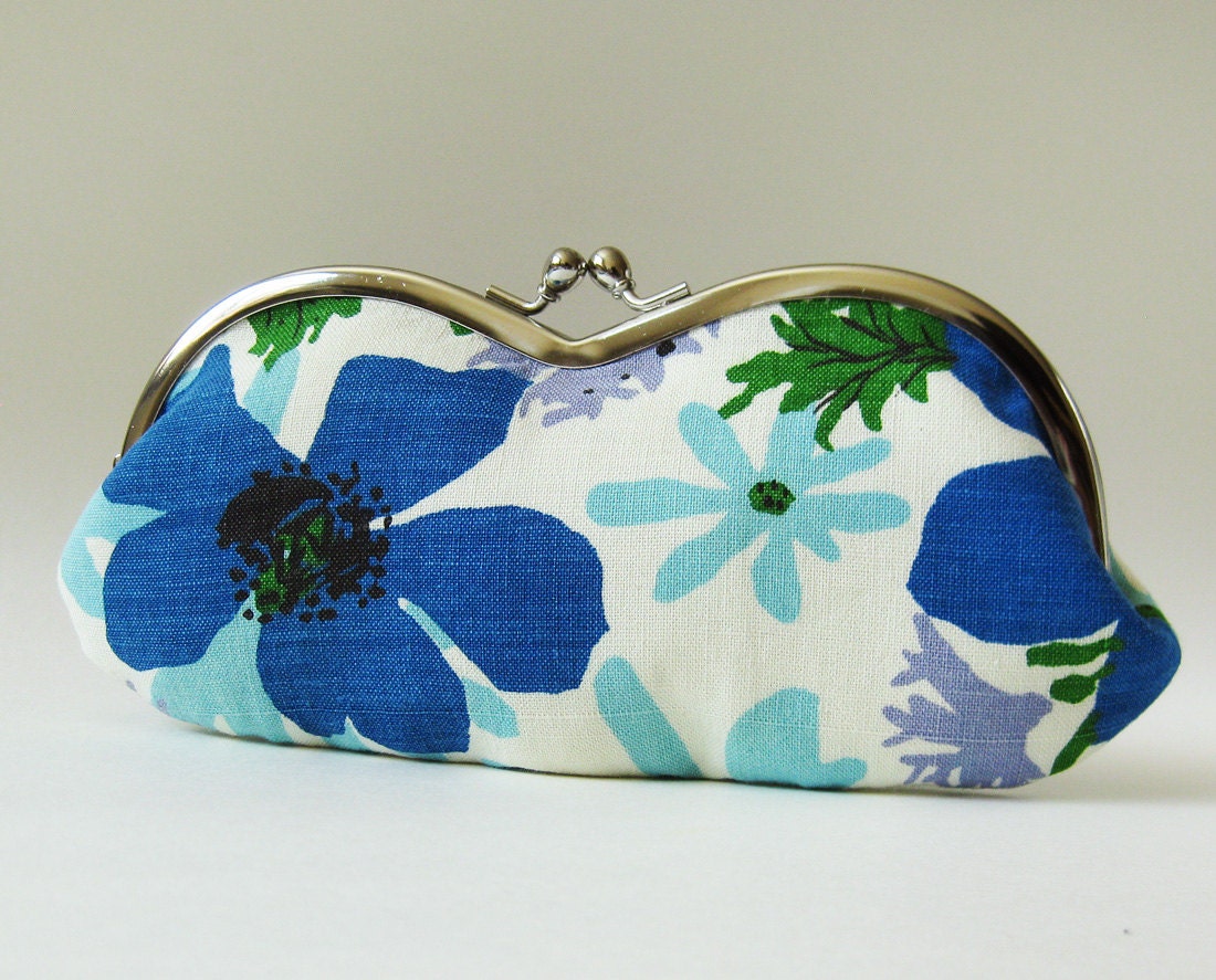 Eyeglass case - vintage blue floral