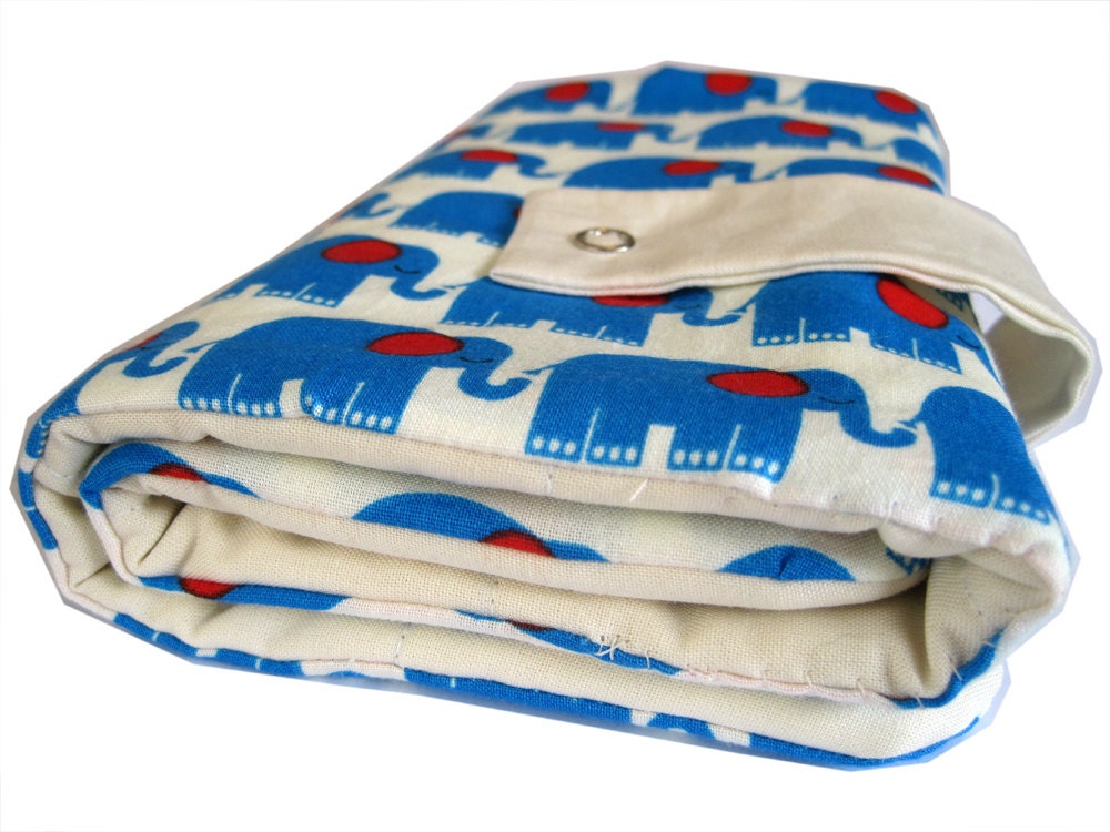 circular knitting needle organizer - blue red elephants