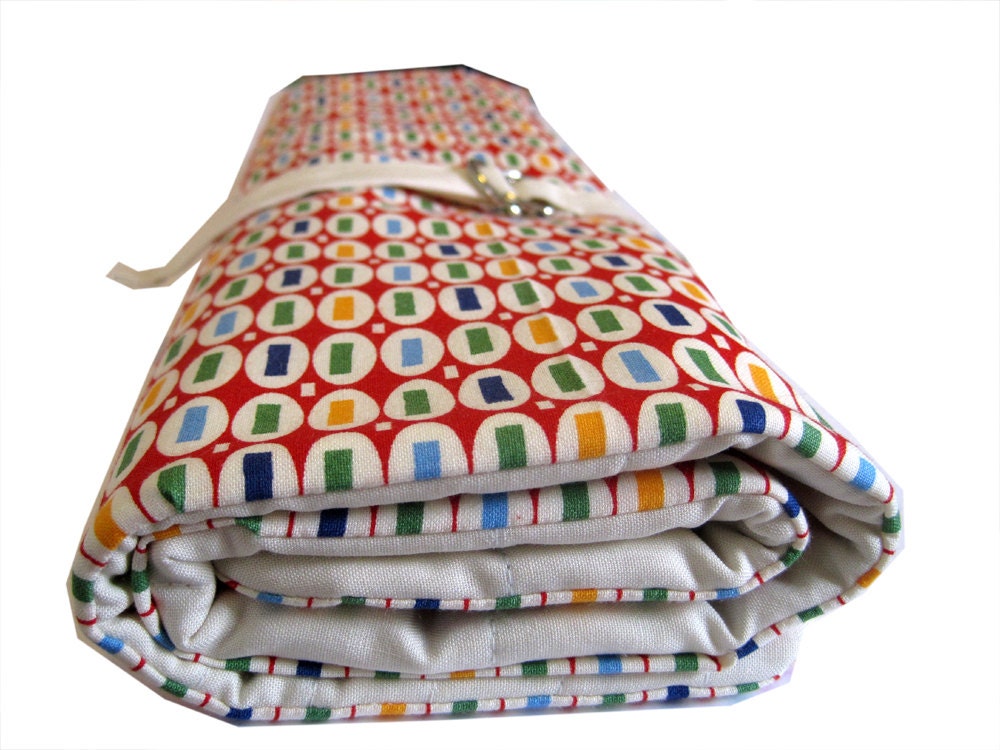 xl knitting needle organizer - red geometric