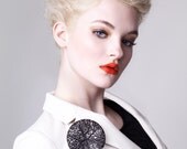 Hyphae Brooch - black or white