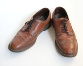 mens vintage Wing Tips / distressed leather brogue shoes / Oxfords / Lace up Shoes / Brown / 11 D / B