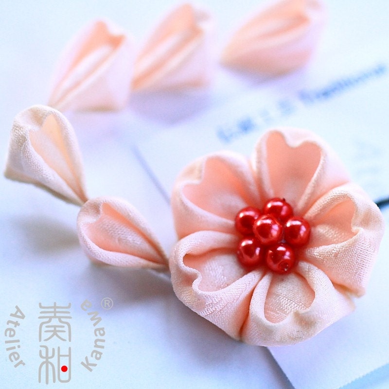 Sakura (Cherry Blossom) Tsumami Kanzashi Bobby Pin with Dangling Petal String