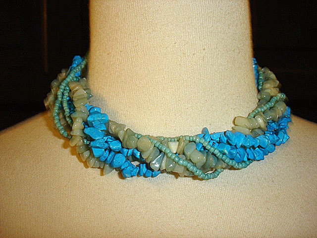 ROCK ON - vintage 1980s blue and green twisted chunky real rocks choker necklace