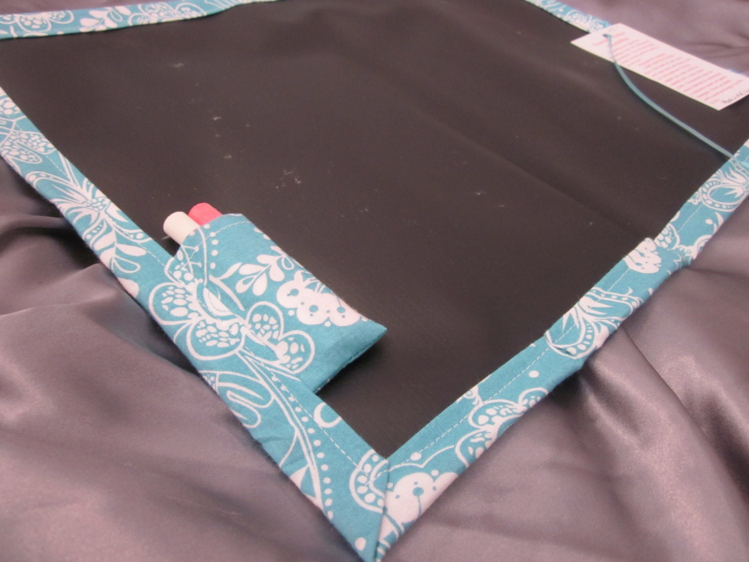 Travel Doodler ChalkMat / White Flowers on Teal