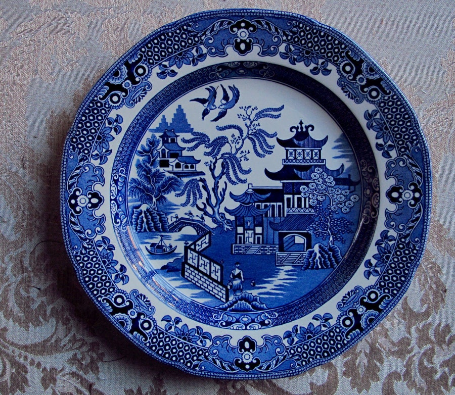 Vintage BURLEIGH WARE Blue WILLOW 8 1/2" Porcelain Plate Collectible Pagoda Scene Made in Burslem England 1930s