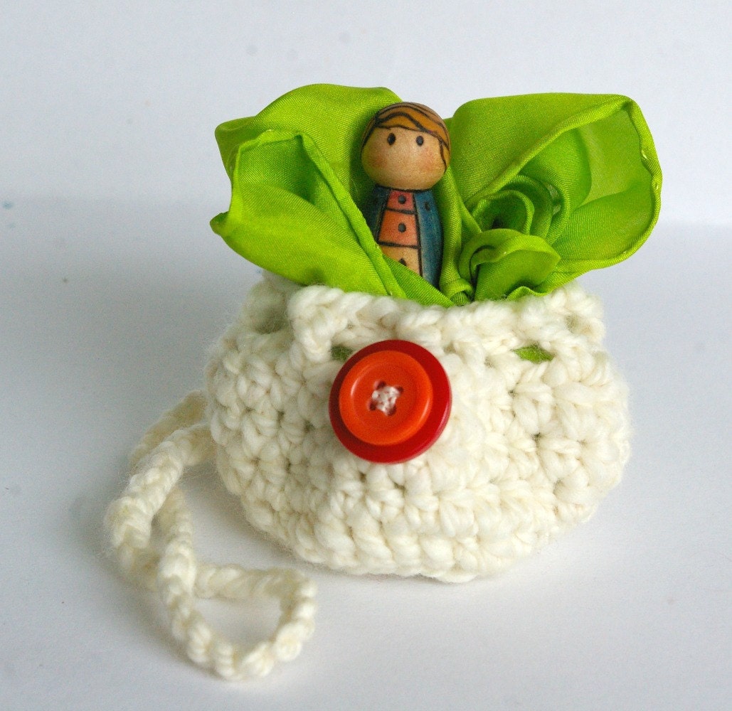 Waldorf Toy Set: Rainbow Wooden Peg Doll, Treasure Pouch and Play Silk