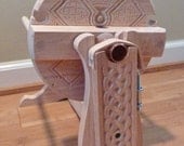 Brand New ESpinner, Celtic Design, Bobbins will hold at least One POUND of YARN