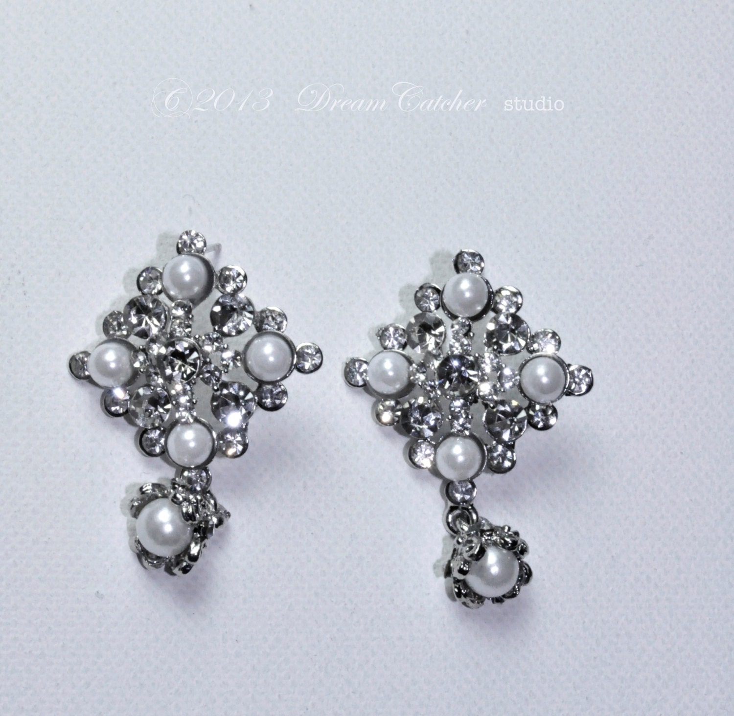 Lili Earrings, Wedding Jewelry Bridal Earrings Bridesmaid Earrings Dangle Earrings Clear White Crystal Tear drop Earrings