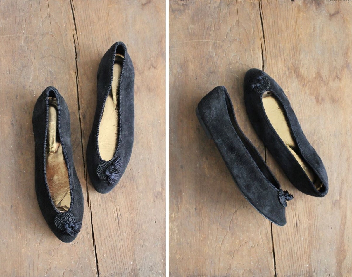 black leather flats / tassel shoes / flats size 8.5