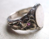 Poppy Signet Ring With Rubies in  Silver-Palladium-Gold
