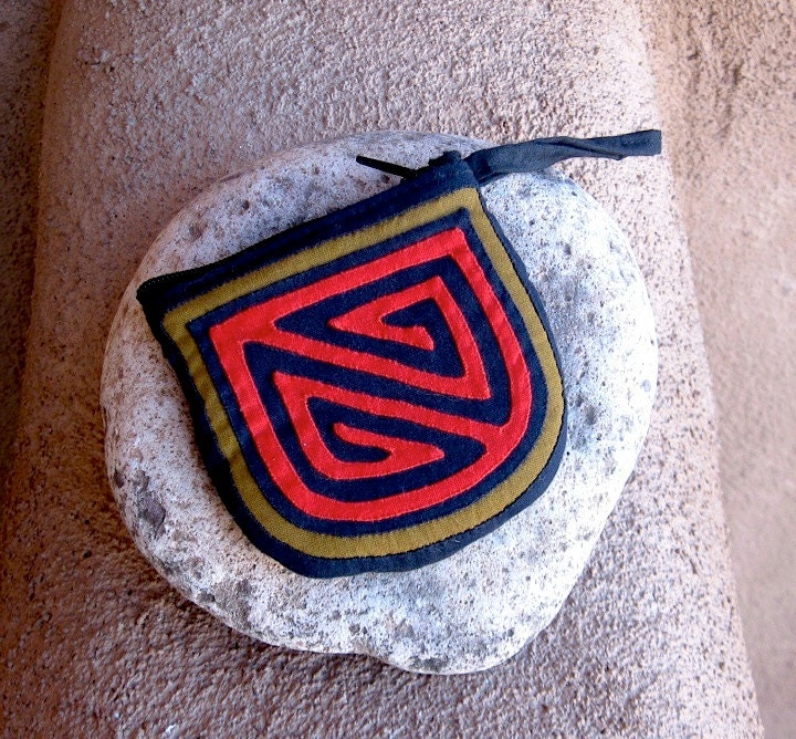 Tribal Design Mola Coin Purse - Red - Hand Sewn Kuna Indian Reverse Applique