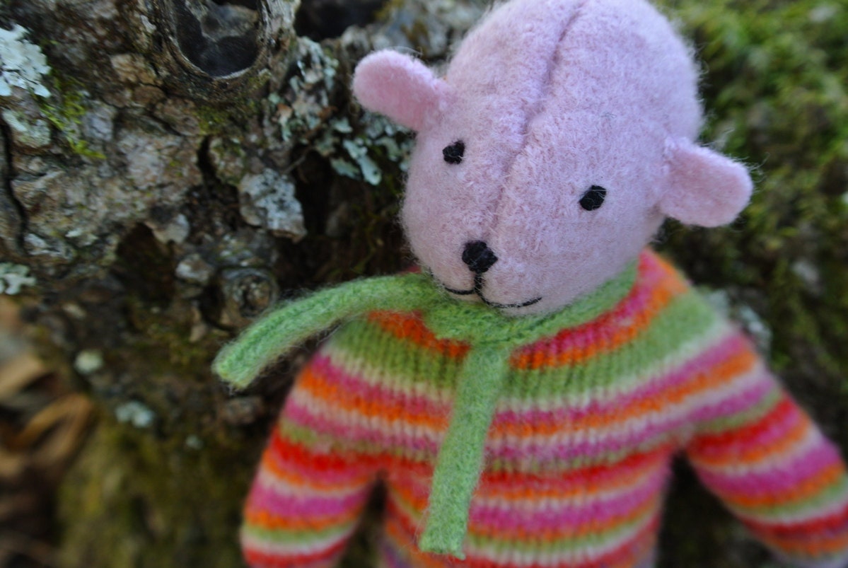 Pogo - Lulu, small pink bear, sustainable toys.