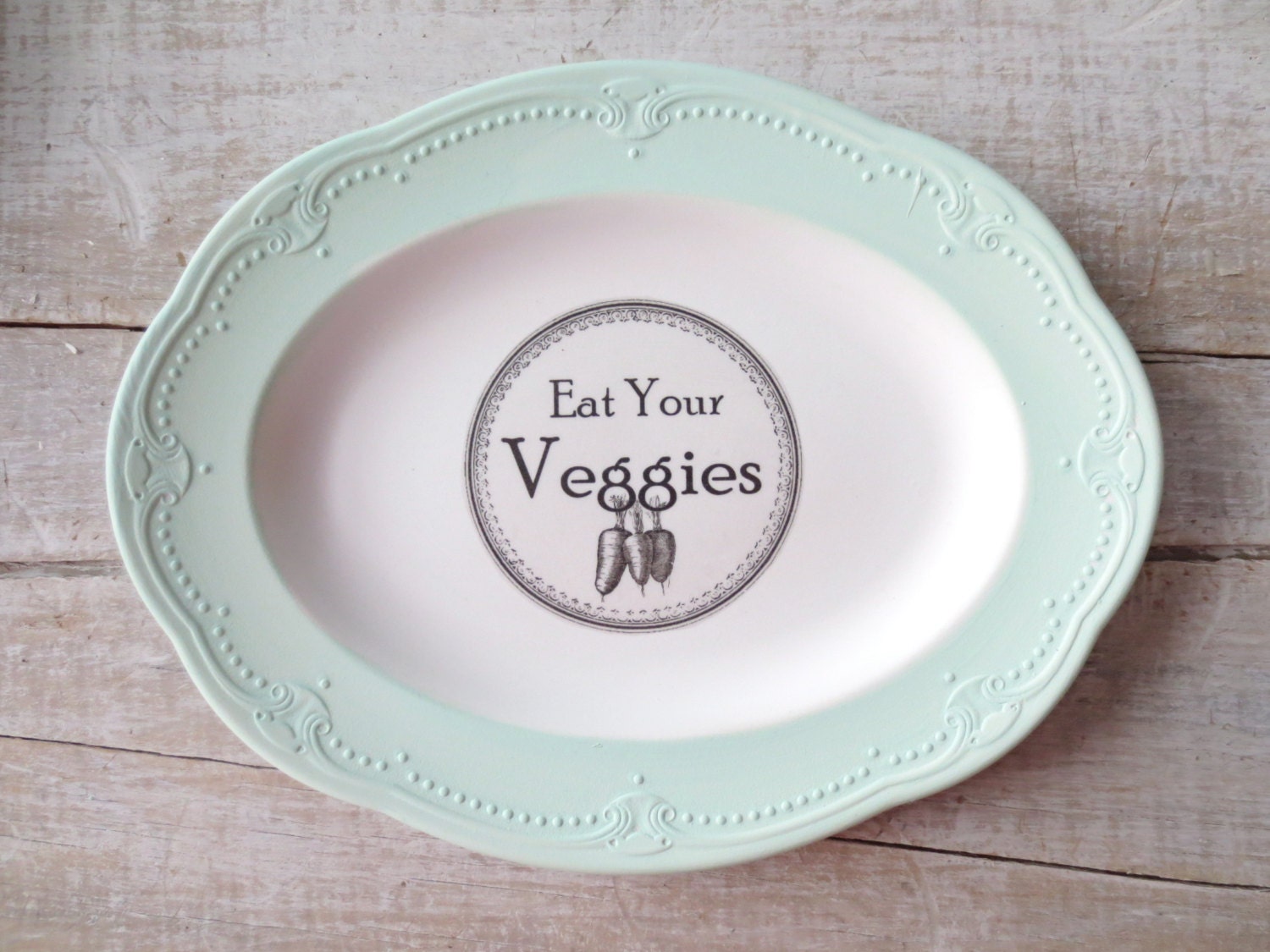Eat Your Veggie Sign // Urban Farmhouse Kitchen // Cottage Kitchen // FOODIE // Farm Sign // Wall Decor // Carrots