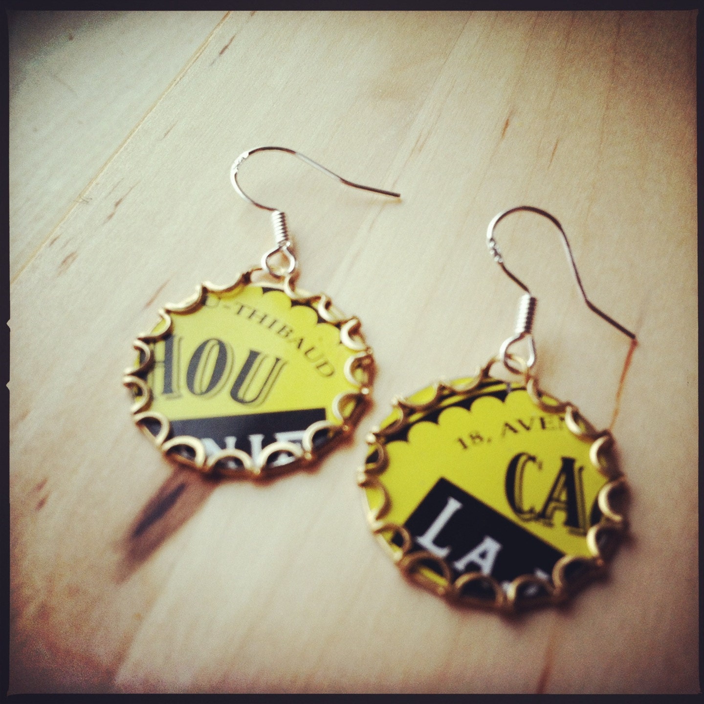 CACHOU Tea Tin Floral Earrings