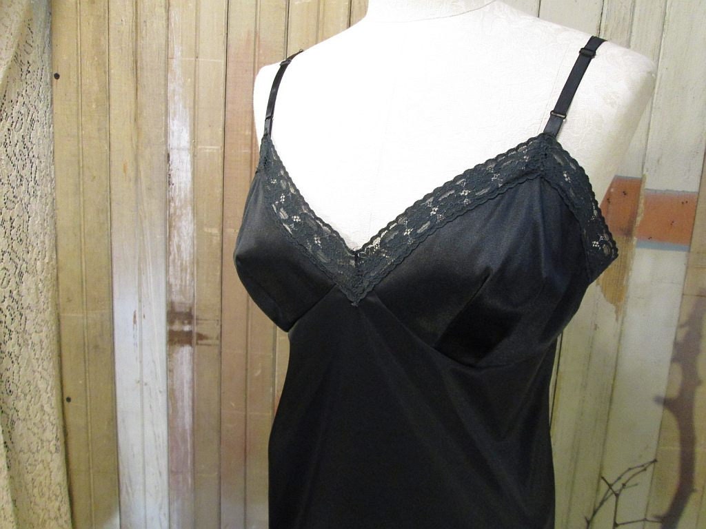 Black Lacy Vanity Fair slip Vintage  1970s  Silky nylon  M L