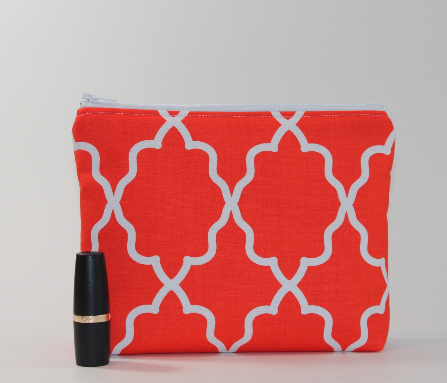 Divided Cosmetic Bag - 2 Compartments - Red Lattice