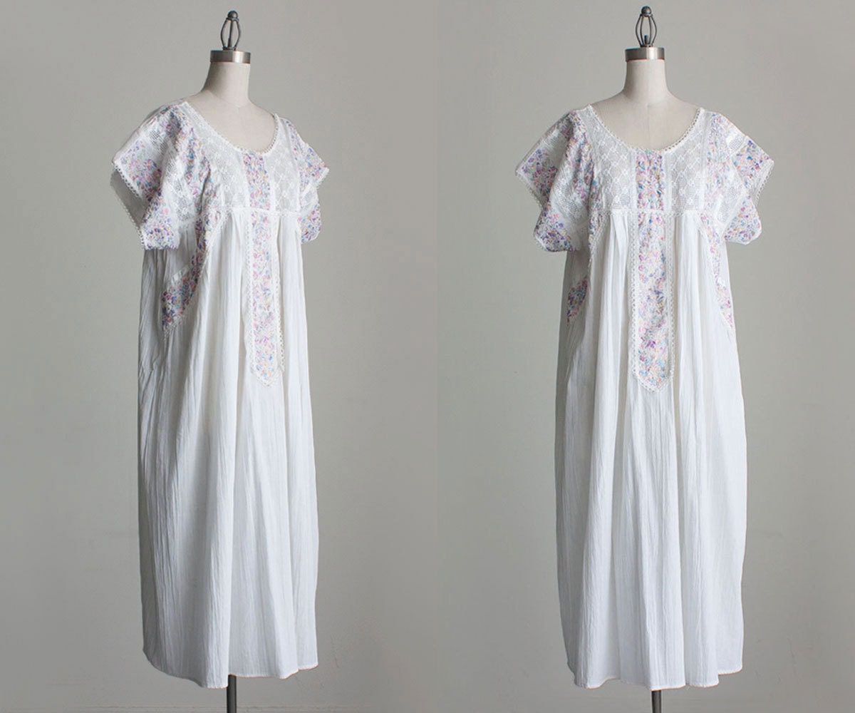 White Maxi Dress 1980s Vintage Oaxacan Floral Embroidered Maxi Dress