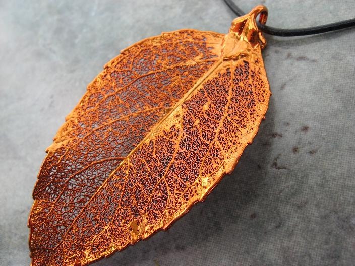 Real Leaf Pendant Necklace - Evergreen - Iridescent Copper