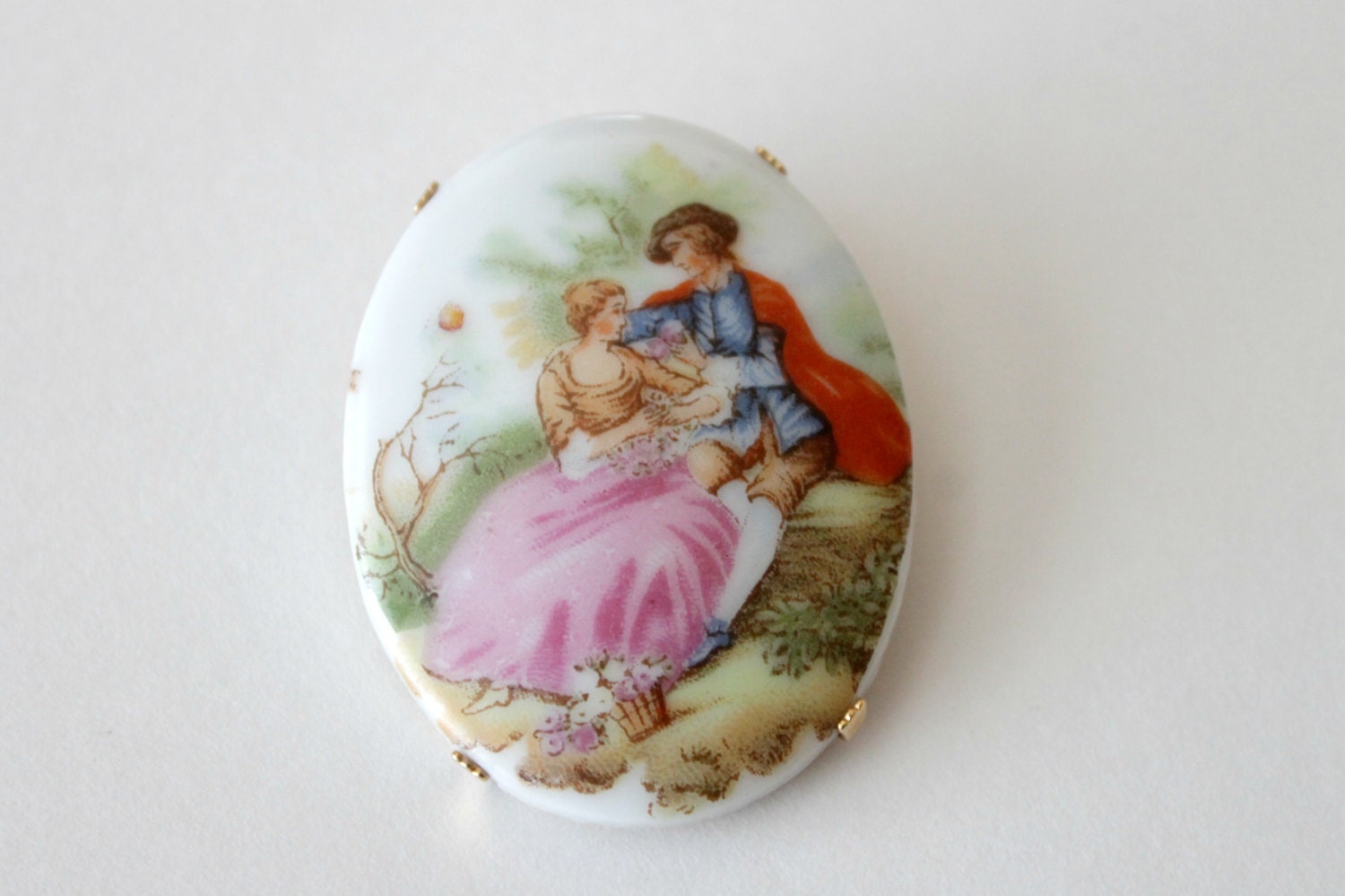 Antique Brooch Pin / Cameo Victorian Brooch / Gone With The Wind Brooch