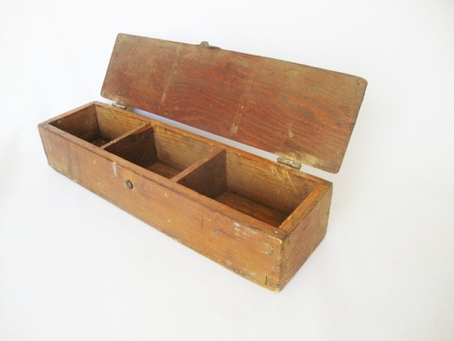 vintage primitive rustic pine  wood box