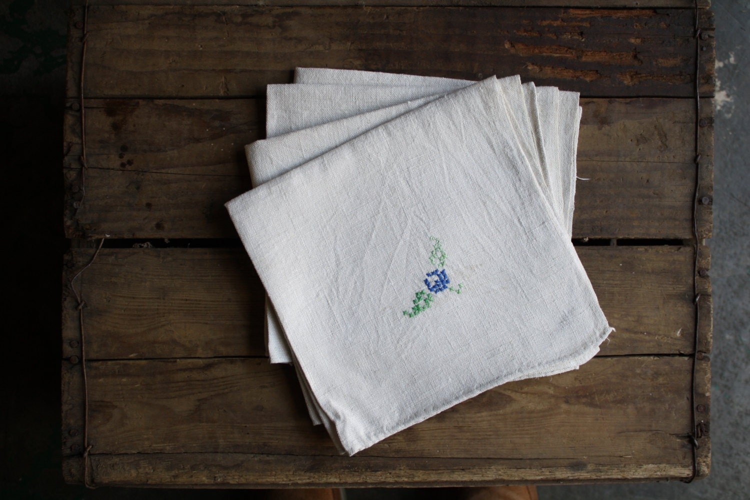 vintage embroidered linen napkin set