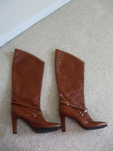 vintage 1970s caramel brown leather  TALL boots size 8.5 HEELS