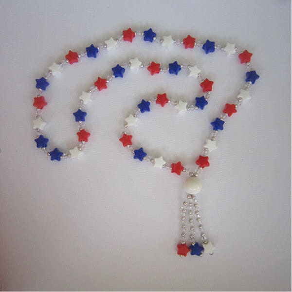 Vintage 1970's Patriotic Necklace - Red White Blue Stars