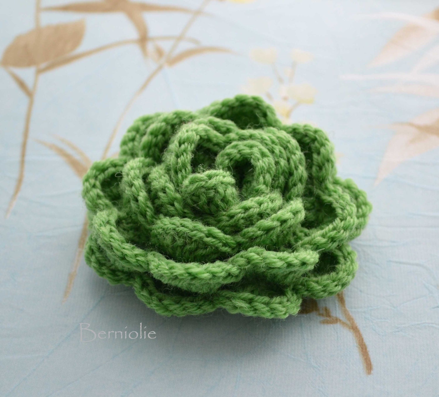 Crochet flower brooch, shawlpin, green I876