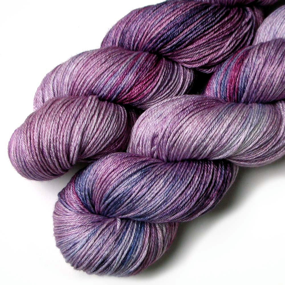 Silky 50/50 SW Merino and Silk Yarn - Lilac, 435 yards