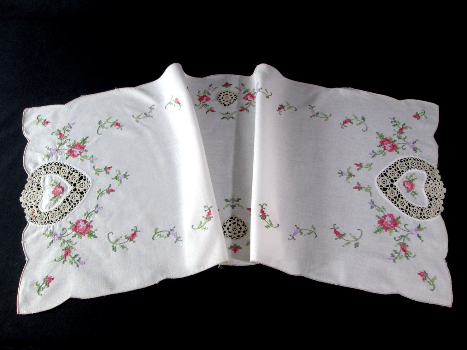 Vintage Table Runner Hand Embroidered Pink Green Lace MINT