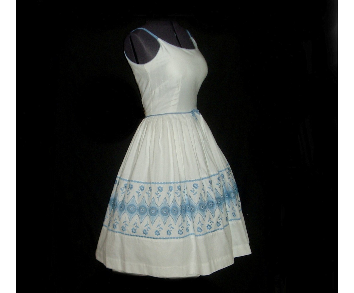 Vintage 50s White Cotton Pique Party Cupcake Full Skirt Dress by Toni Todd M-L