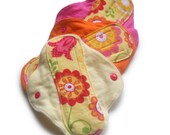 Muffies Cloth Menstrual Pad Set: Overnight, Regular, and Pantyliner in Sunny