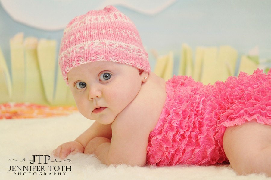 baby hat size 0 - 6 months hand knit